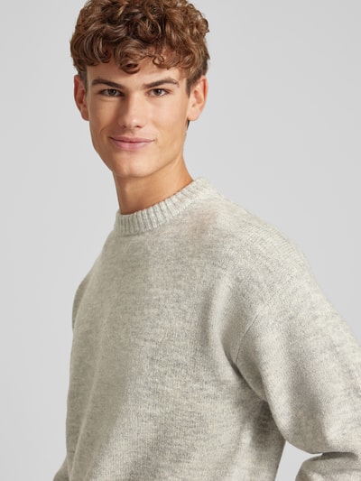 Jack & Jones Sweter z dzianiny z okrągłym dekoltem model ‘OLLIE’ Jasnoszary melanż 3