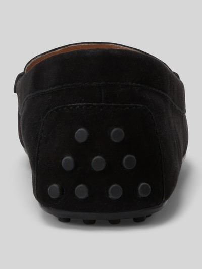 Produktfoto, schwarzer Slipper mit Label-Detail Modell 'BARNSBURY' von Lauren Ralph Lauren aus Leder, strukturierte Sohle, runde Form.