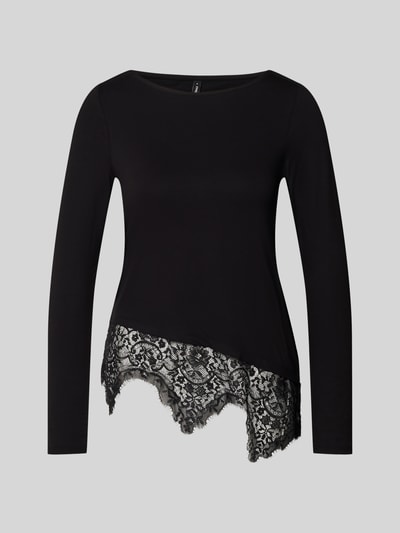 Produktfoto, schwarzes Slim Fit Langarmshirt aus Viskose-Mix Modell 'LAILA' von ONLY, Damen Langarmshirt, asymmetrischer Spitzensaum.