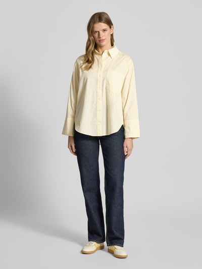 Gina Tricot Relaxed Fit overhemdblouse met borstzak model 'Poplin' Pastelgeel - 1