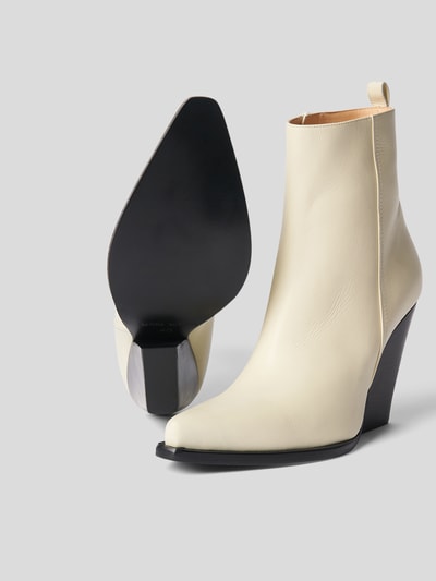 Magda Butrym Stiefeletten mit Blockabsatz Offwhite 4