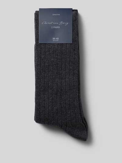 Produktfoto, Socken aus Baumwoll-Mix im 2er-Pack von Christian Berg Men in Dunkelgrau mit elastischem Rippbündchen und Ripp-Optik, Label-Print