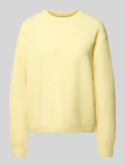 Produktfoto, lichtgele pullover met wol, rechte vorm, fijne ribstructuur, Regular Fit Pullover mit Woll-Anteil Modell 'ALLY' van PIECES, Dames