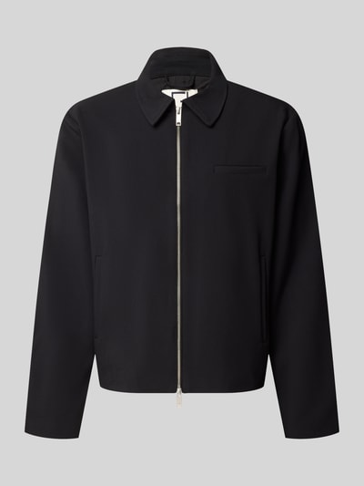 Produktfoto, Regular Fit Hemdjacke mit Zweiwege-Reißverschluss Modell 'ASK' von Casual Friday, schwarzer Material-Mix mit Viskose-Anteil, Kentkragen, sichtbare Brust- und Eingrifftaschen, klare Linien, glatte Struktur, dezentes Design