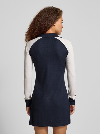 Calvin Klein Jeans Minikleid mit Viskose-Anteil und Troyer-Kragen Modell 'FALL' Marine 5