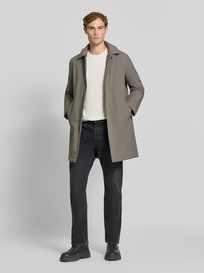 Männermodel trägt Regular Fit functionele lange jas met afneembare capuchon van Marc O'Polo, Heren, grijs, Ganzkörperansicht von vorne.