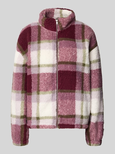 Produktfoto, Regular Fit Jacke aus Teddyfell Modell 'Luca' von NOISY MAY®, kariertes Muster in Weiß, Burgunderrot und Oliv, sichtbare Textur