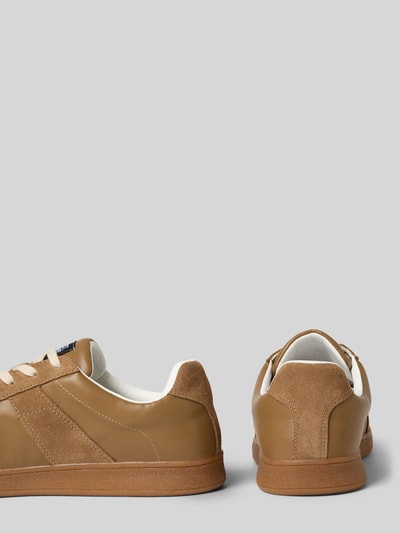 Produktfoto, Sneaker aus Leder mit Schnürung Modell 'Waltor' von Steve Madden in Braun mit abgerundeter Spitze, Label-Detail, Absatzhöhe 3 cm, Schafthöhe 8 cm, Schaftweite 8 cm, Herren Sneaker aus Echtleder.