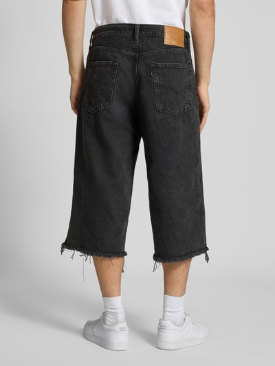 Levi's® Bermudy o kroju relaxed fit z frędzlami model ‘478 BAGGY CAPRI’ Czarny 5