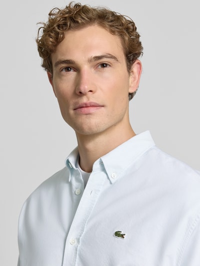 Lacoste Regular Fit Freizeithemd aus reiner Baumwolle Hellblau 3