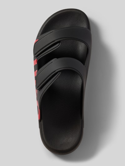 Produktfoto, Sandale mit Logo Print von HUGO in Two-Tone-Optik, abgerundete Schuhspitze, flache Absatzform, zwei Riemen mit Klettverschluss
