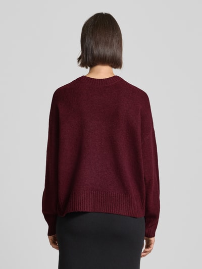Vero Moda Sweter o kroju relaxed fit z dodatkiem wełny model ‘BOOM’ Ciemnoczerwony melanż 5