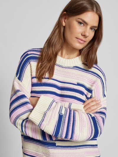 Pieces Oversized Strickpullover mit abstraktem Streifenmuster Modell 'NUSA' Ecru 3