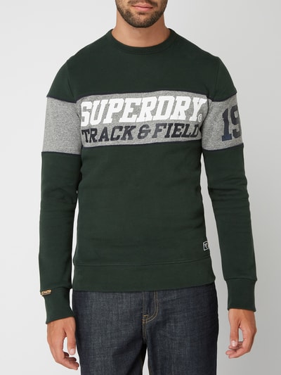 SUPERDRY Bluzka z dzianiny dresowej z gumowym nadrukiem z logo Ciemnozielony 3