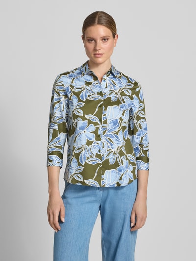 Frauenmodel trägt Bluse mit Hemdblusenkragen und 3/4-Arm von ETERNA aus Reine Baumwolle im Regular-Fit, florales Muster, Ganzkörperansicht von vorne.
