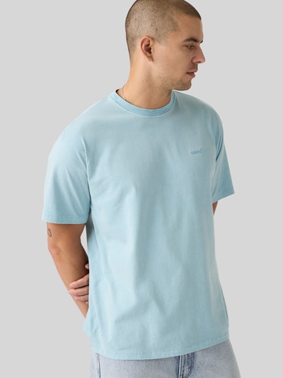 Levi's® T-shirt w kroju regular fit z haftowanym logo Jasnoniebieski 1