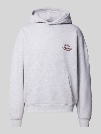 Produktfoto, Relaxed Fit Hoodie aus Baumwoll-Mix mit Label-Stitching von PROHIBITED, hellgrau, Känguru-Tasche, elastische Abschlüsse