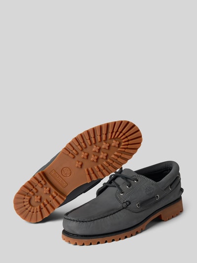 Produktfoto, Bootsschuhe aus Leder mit profilierter Sohle von Timberland, dunkelgrau, braune profilierte Sohle, zaokrąglony czubek, wiązanie, naturalna skóra, wysokość obcasa 3 cm w rozmiarze 44, wysokość cholewki 7 cm w rozmiarze 44, szerokość w rozmiarze 44: 9 cm