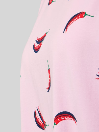 Productfoto, Relaxed Fit Nachthemd aus katoenmix van Mey in lichtroze met all-over motiefprint van rode pepers, zichtbare stoftextuur