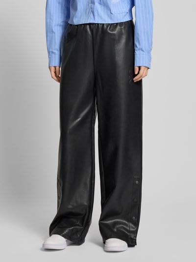 Karo Kauer Baggy Fit Trackpants in Leder-Optik Black 4