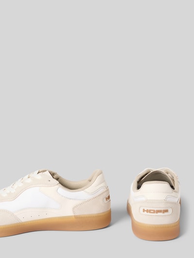 Produktfoto, Sneakersy z mieszanki skóry i tkaniny, model 'Park' od HOFF, zaokrąglony czubek, wiązanie, gumowa podeszwa, wysokość obcasa 3 cm, wysokość cholewki 10 cm, szerokość w rozmiarze 44: 7 cm