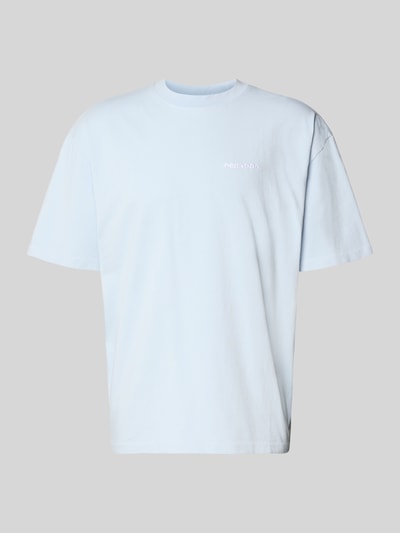 Produktfoto, Oversized T-Shirt mit Label-Stitching von Pegador in hellem Blau, Baumwoll-Mix, Herren T-Shirt mit Rundhalsausschnitt, Rückenlänge 70 cm bei Größe M