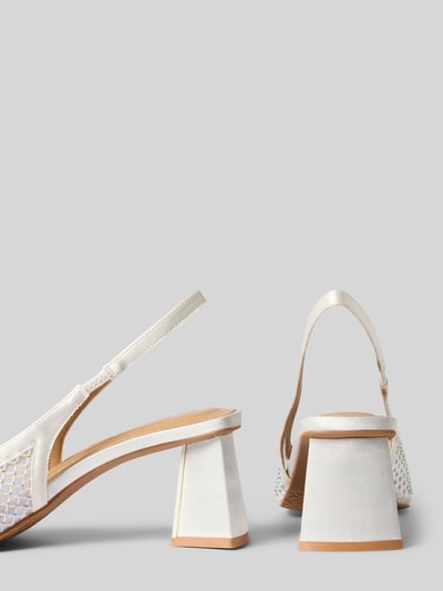 Produktfoto, Pumps mit Ziersteinbesatz und Blockabsatz von BIANCO w kolorze białym, przód spiczasty, elastyczny pasek, wysokość obcasa 7 cm w rozmiarze 40