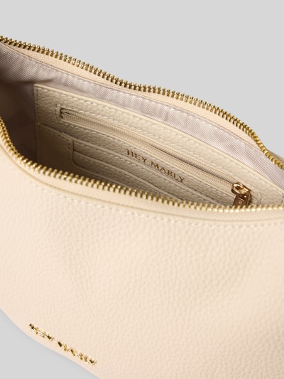 Produktfoto, Handtasche aus Rindsleder-Mix mit Label-Applikation von Hey Marly in Beige, goldener Reißverschluss, strukturierte Oberfläche