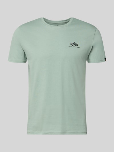 Produktfoto, T-Shirt mit Label-Details Modell 'BASIC' von Pegador in Hellgrün aus Reine Baumwolle, Gerader-Schnitt, Rundhalsausschnitt, Rückenlänge 67 cm bei Größe M
