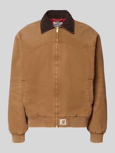 Produktfoto, Jacke mit Reißverschluss und Label-Detail von Carhartt Work In Progress, bawełna ekologiczna, krój regular fit, wykładany kołnierz, zamek błyskawiczny, wpuszczane kieszenie, detal z logo, długość tyłu w rozmiarze M 70 cm, szerokość ramion w rozmiarze M 56 cm, szerokość klatki piersiowej w rozmiarze M 65 cm, długość rękawów w rozmiarze M 67 cm