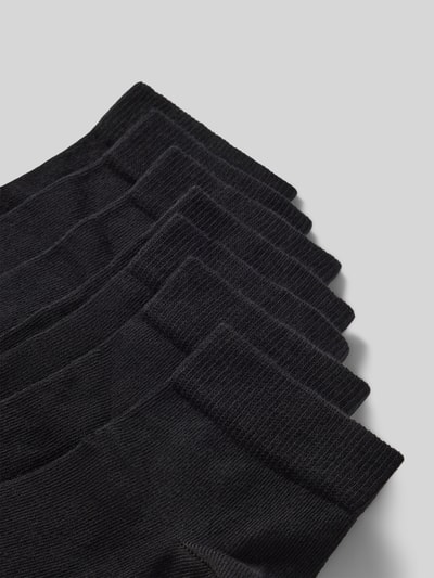 Produktfoto, Socken im 7er-Pack mit geripptem Bündchen von MCNEAL in Schwarz, Baumwoll-Mix mit Stretch, dezentes Label, flache Textur.
