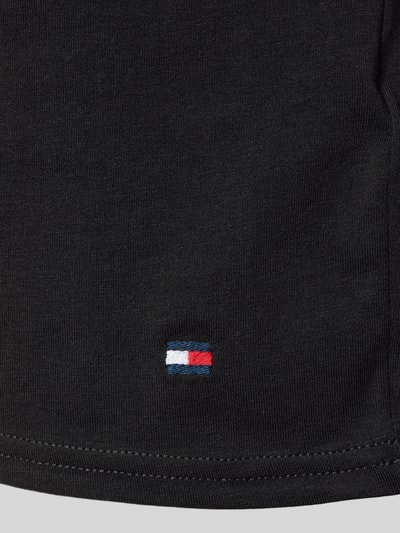 Produktfoto, Slim Fit T-Shirt Set aus Baumwoll-Mix im 3er-Pack von Tommy Hilfiger, Optik: Unifarben, dezente Logo-Stickerei, Materialverarbeitung: Stretch, feine Struktur, Material: Baumwoll-Mix.