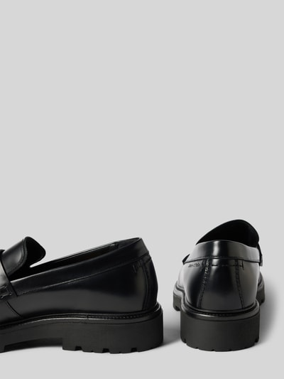 Produktfoto, Loafer aus echtem Kalbsleder Modell 'PHIL' von Marc O'Polo, schwarz glänzend, glatte Oberfläche, strukturierte Sohle