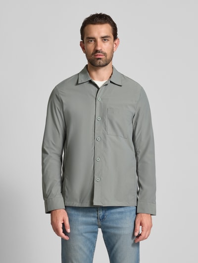 Christian Berg Men Kurtka koszulowa o kroju regular fit z kieszenią na piersi Metaliczny zielony 4