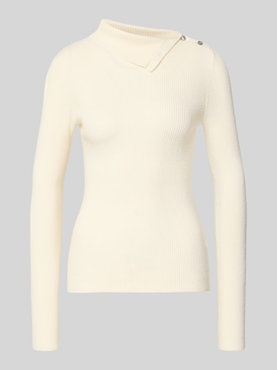 Produktfoto, Slim Fit Pullover aus Viskose-Mix in Strick-Optik von MYON, cremefarben, feine Rippenstruktur, sichtbare Knopfleiste, lange Ärmel