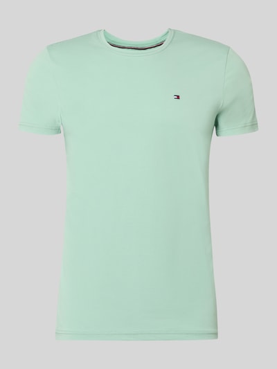 Produktfoto, Slim Fit T-Shirt aus Baumwoll-Mix von Tommy Hilfiger, Optik: Unifarben, Logo-Detail, Rundhals, Kurzarm, Materialverarbeitung: Stretch
