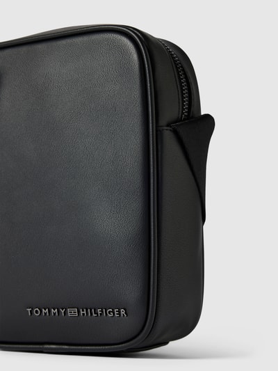 Tommy Hilfiger Umhängetasche mit Label-Detail Black 3