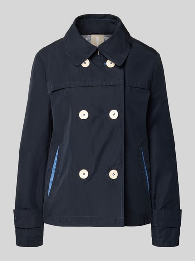 Produktfoto, Jacke mit Ärmelriegeln von Amber & June in Dunkelblau, Regular-Fit, Zweireiher, Umlegekragen, Eingrifftaschen, glatte Textur, Rückenlänge bei Größe 36: 66 cm, Schulterbreite: 42 cm, Brustweite: 45 cm, Ärmellänge: 63 cm.
