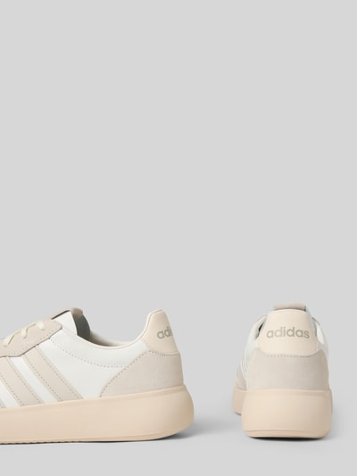 Produktfoto, Sneaker mit Schnürverschluss Modell 'BARREDA' von adidas Sportswear in Creme und Beige aus Echtleder mit abgerundeter Spitze, Label-Detail und strukturierter Sohle, Absatzhöhe 5 cm, Schafthöhe 7 cm, Schaftweite 6 cm
