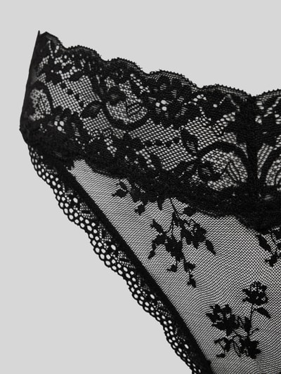 Produktfoto, schwarzer Damen String aus Spitze mit floraler Musterung, elastischer Bund, körpernahe Passform, Modell 'LANA LACE' im 3er-Pack von DORINA, Material-Mix mit Stretch-Anteil