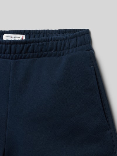 Tommy Hilfiger Teens Szorty dresowe o kroju relaxed fit z mieszanka bawełny Granatowy 2