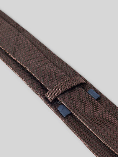 Produktfoto, Krawatte aus reiner Seide von Prince Bowtie in Braun mit Strukturmuster, klassische Passform, Teilungsnähte, 7 cm Breite