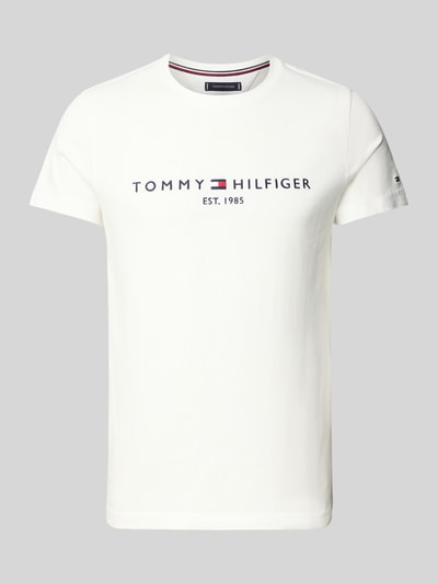 Produktfoto, białe T-Shirt aus Bio-Baumwolle von Tommy Hilfiger, prosty krój, okrągły dekolt, logo z przodu, bawełna organiczna