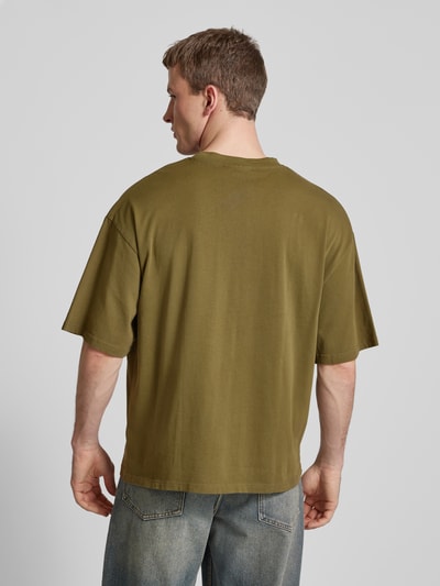 REVIEW Oversized T-Shirt mit Label-Stitching Oliv 5