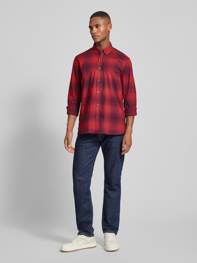 s.Oliver RED LABEL Regular Fit Freizeithemd aus Baumwollstretch mit Button-Down-Kragen Rot 1