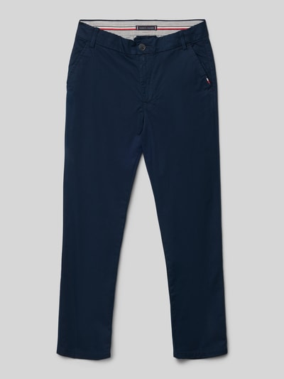 Produktfoto, Slim Fit Chino aus Baumwoll-Mix von Tommy Hilfiger Teens in Unifarben mit Gürtelschlaufen, Logo-Stitching, seitlichen Eingrifftaschen, Gesäßtaschen, Bundabschluss mit Weitenregulierung, Material Baumwoll-Mix.