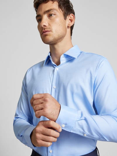 BOSS Regular Fit Business-Hemd mit Knopfleiste Bleu 3