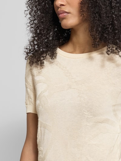 Frauenmodel trägt Damen T-Shirt mit gerippten Abschlüssen Modell 'EYELAH' von Lauren Ralph Lauren, Viskose-Baumwoll-Mix, Regular-Fit, Rundhalsausschnitt, Detailaufnahme Oberkörper.
