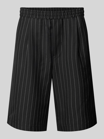 Produktfoto, ciemnoszare Shorts mit elastischem Bund Modell 'CRISTIANO' von Redefined Rebel, krój relaxed fit, materiał z dodatkiem stretchu, pionowe białe paski, szerokość w rozmiarze M: 42 cm, długość nogawki od wewnątrz: 27 cm