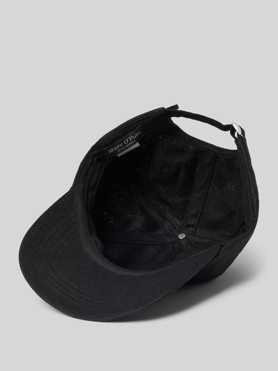 Produktfoto, Basecap aus reinem Leinen von Marc O'Polo in Schwarz, unifarben mit Logo-Stitching, verstärktem Schirm und verstellbarem Riegel.